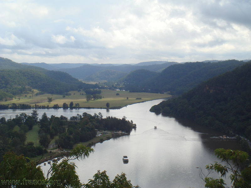 Wisemans Ferry of Hawkesbury River h.JPG