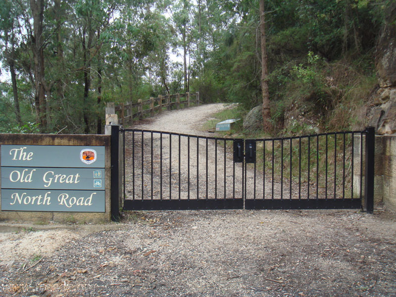 Entrance to The Old Great North Road h.JPG